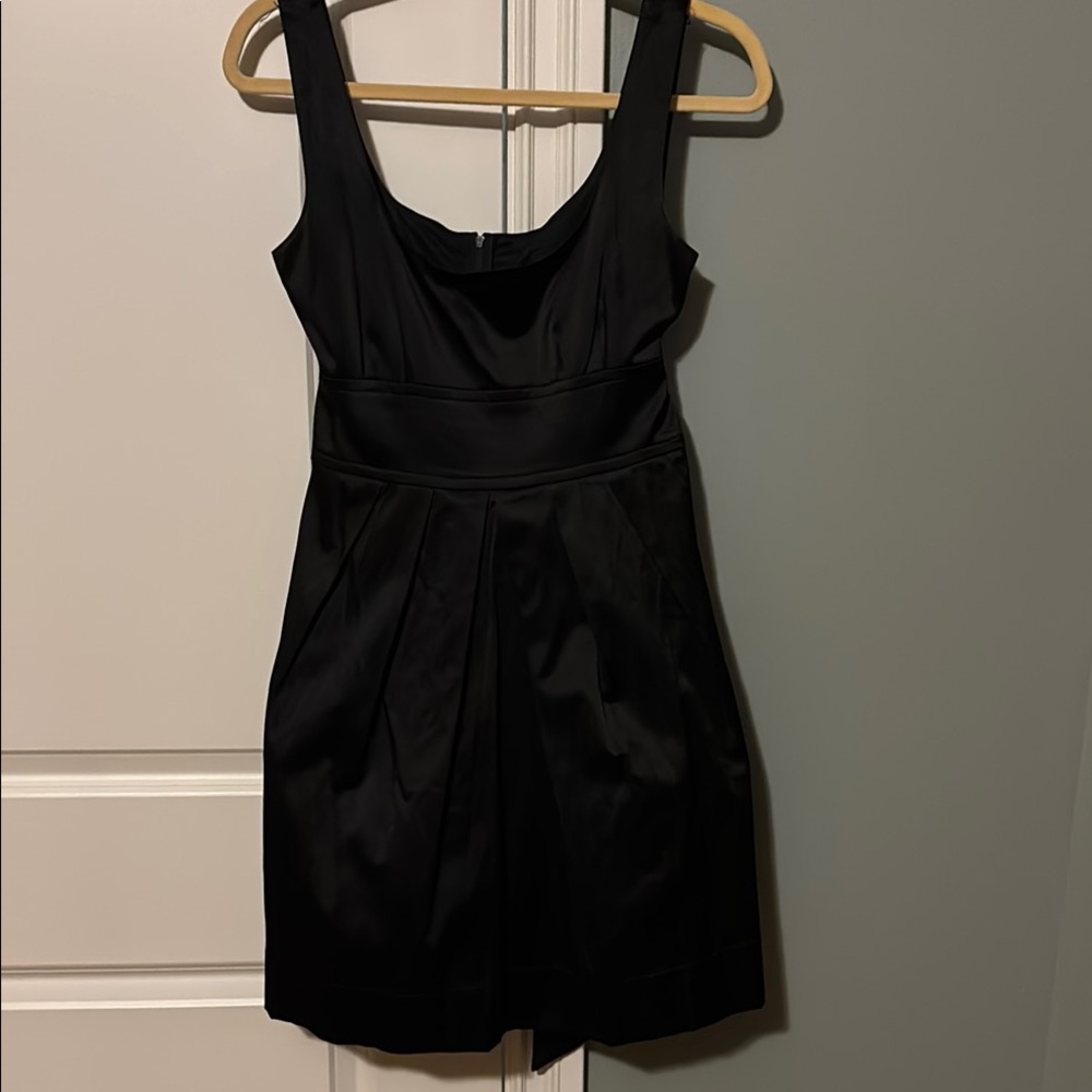Elegant Black Sleeveless Dress
